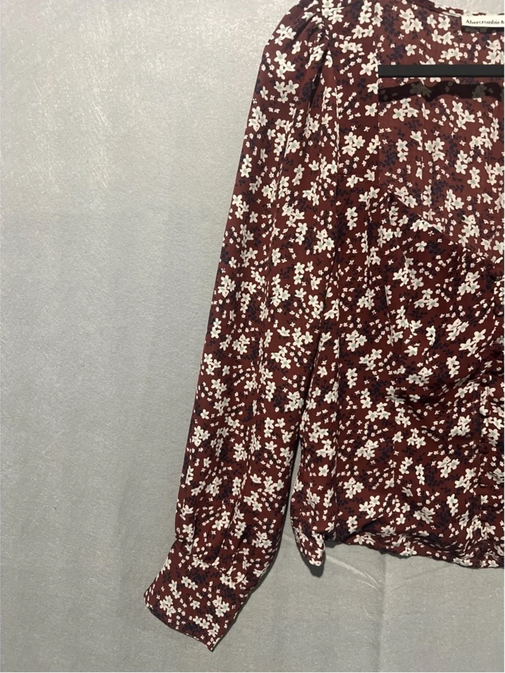 Abercrombie Top Women’s M Burgundy Sweetheart Button Front Long Sleeve Boho